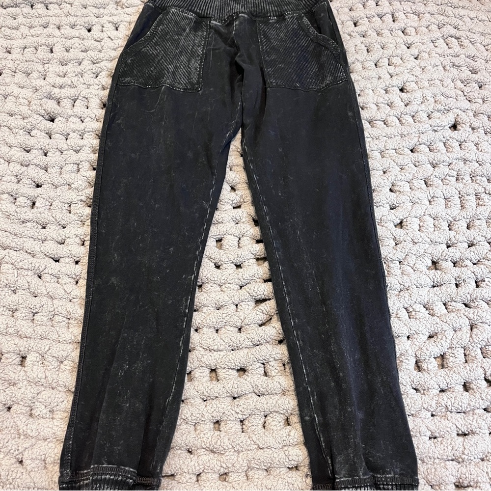 Woman's Black Retro Joggers Size Small